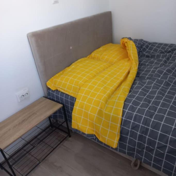 Lovely 1- Bedroom Condo Close To Downtown Скопье Экстерьер фото